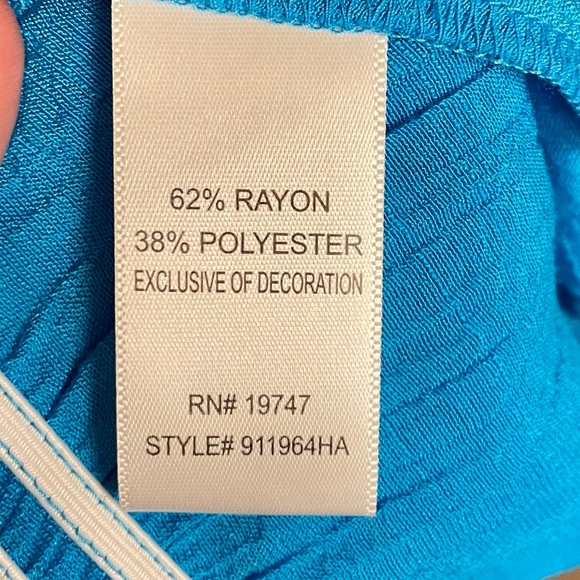 NWT Counterparts Beautiful Turquoise colored Top- large - Picture 8 of 8